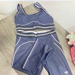 ALO Yoga Midnight Blue Workout Ensemble
